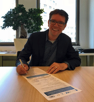 portret ondertekening manifest door Vicrea