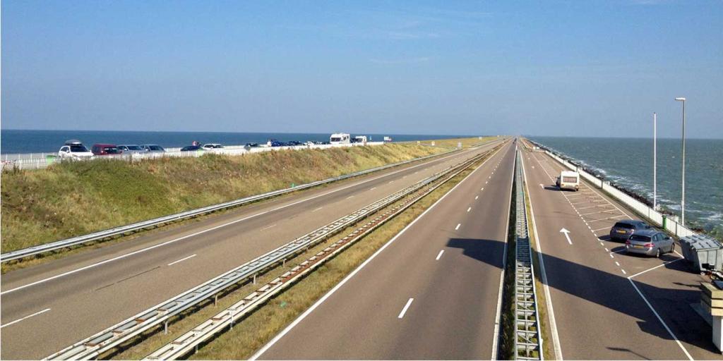 afsluitdijk