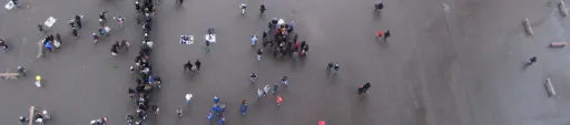 Groep mensen op een plein